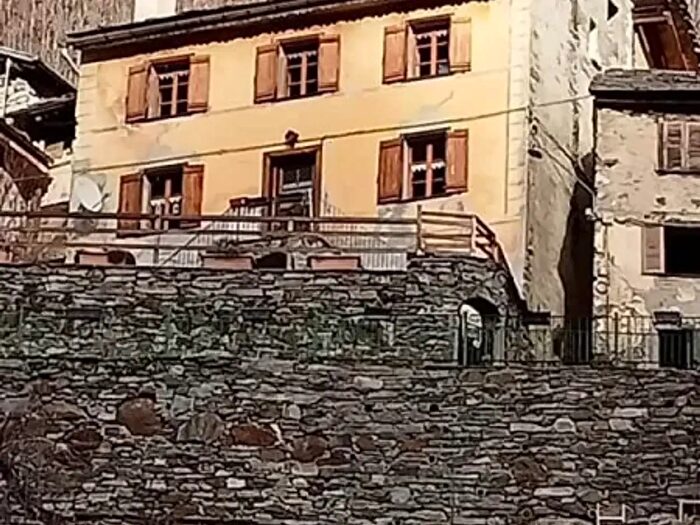 Casa con 6 locali in vendita in Alto Sermenza