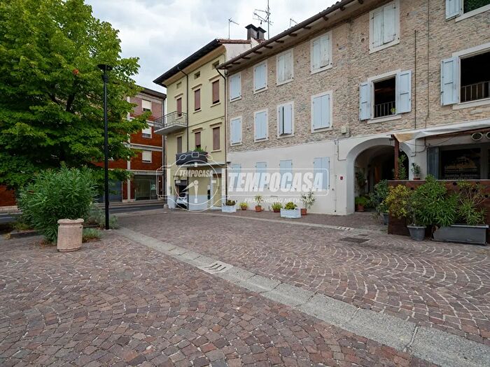 Appartamento bilocale in vendita in Via Val d'Enza Nord, Canossa