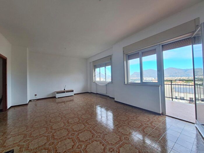 Appartamento quadrilocale in vendita in Via Astorino Gerardo, Palermo