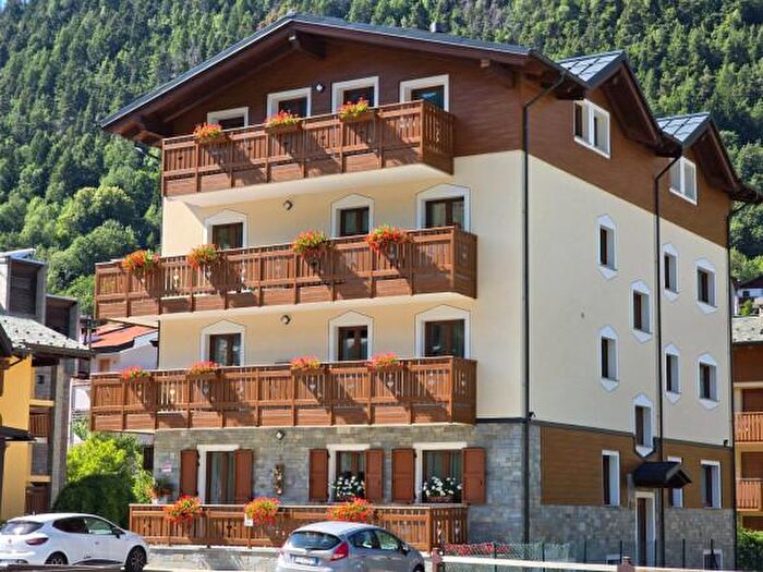 Appartamento trilocale in affitto in Via Europa, Aprica