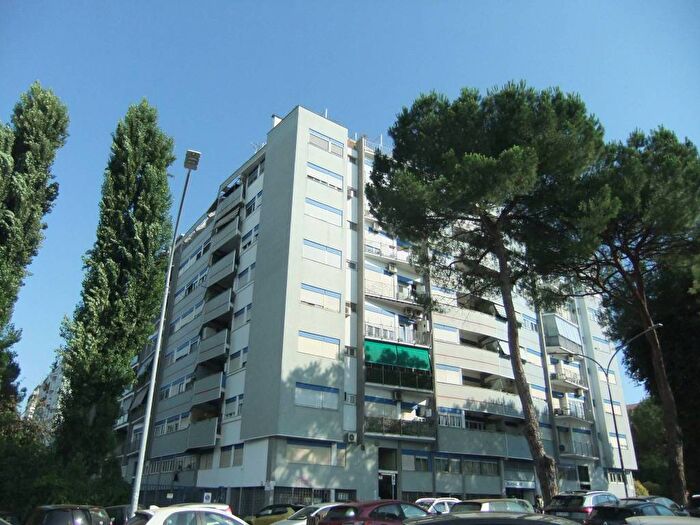 Appartamento trilocale in affitto in Via dell'Accademia Peloritana, Ardeatino Montagnola, Roma