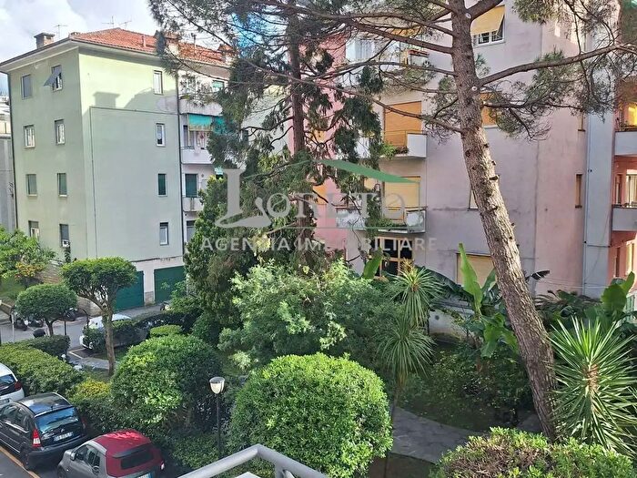Appartamento trilocale in affitto in Rapallo