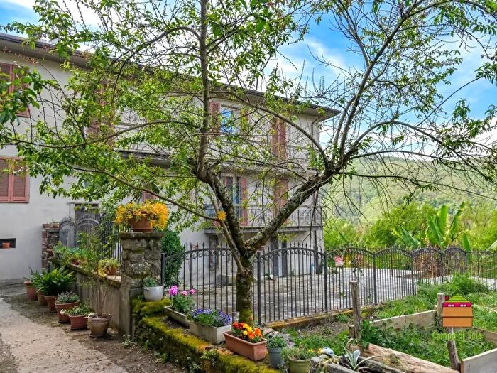 Casa con 13 locali in vendita in Ità Bo, Tresana