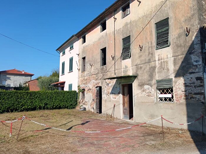 Casa con 5 locali in vendita in Capannori
