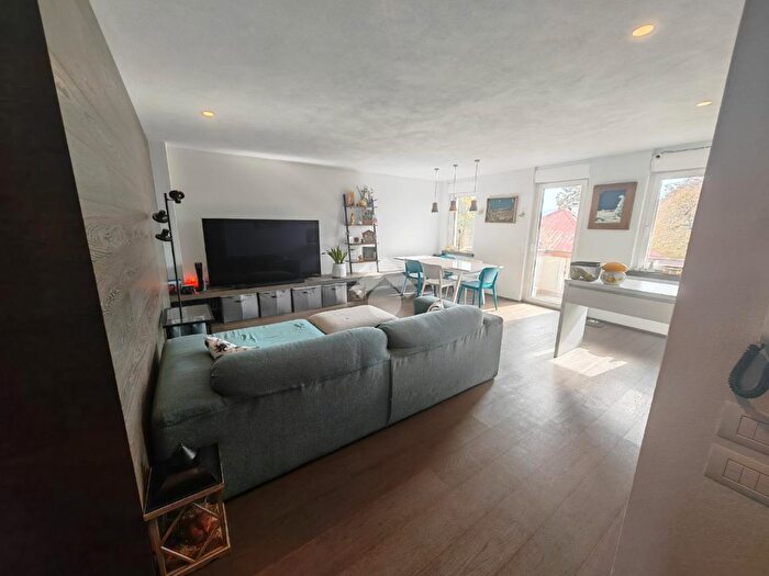 Appartamento quadrilocale in vendita in Via Milano, Roana