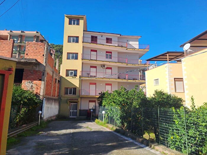 Appartamento quadrilocale in vendita in Via Raimondo Pettini, Barcellona Pozzo Di Gotto