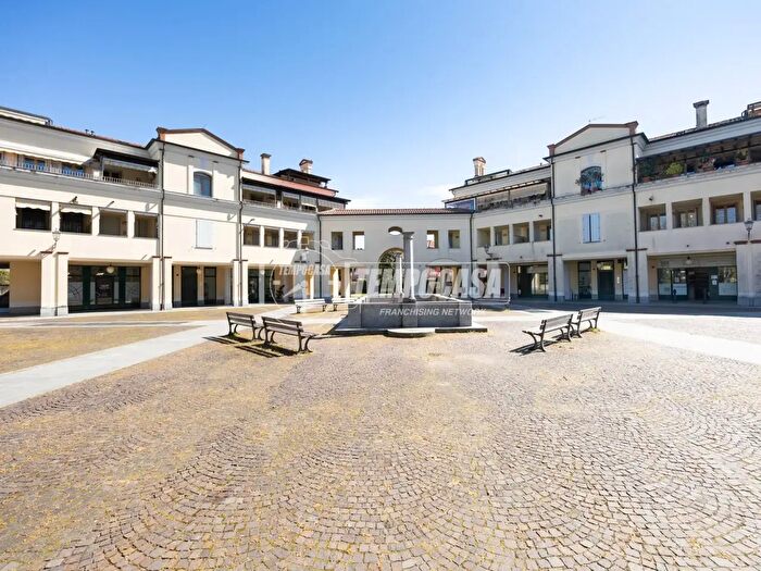 Appartamento trilocale in vendita in Cassina De Pecchi