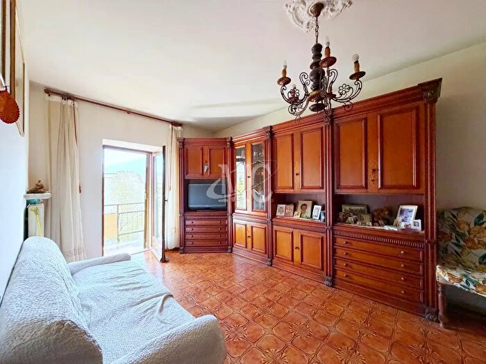 Casa con 6 locali in vendita in Località San Giacomo, Riva Del Garda