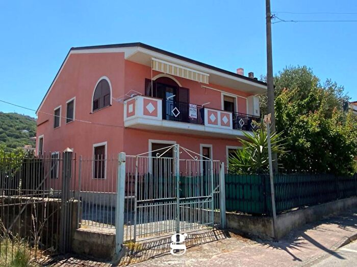 Casa con 6 locali in vendita in Corso Elea, Marina, Ascea