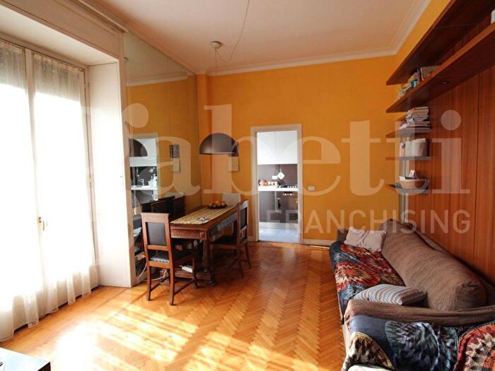 Appartamento bilocale in affitto in Via Sammartini, Centrale, Milano