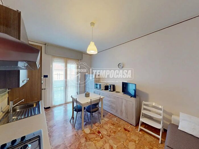 Appartamento trilocale in vendita in Via Piave, Albenga