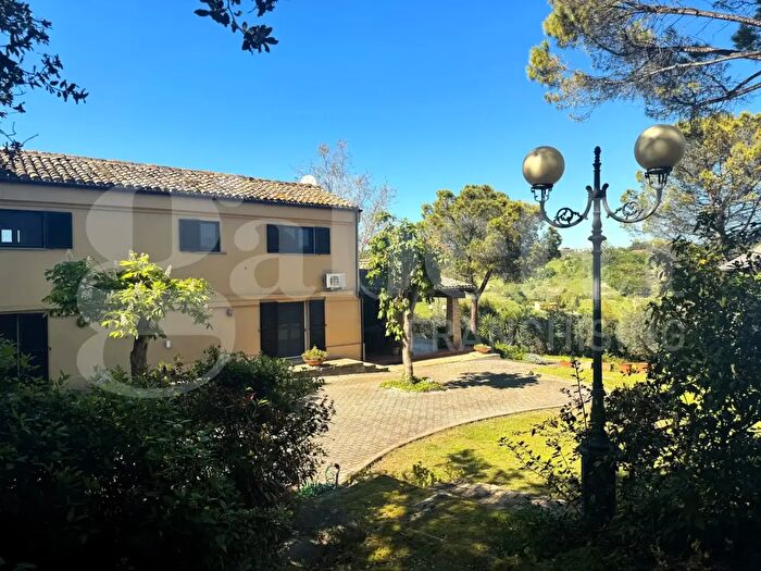 Casa con 6 locali in vendita in Contrada Valle Pelilla, Pianella