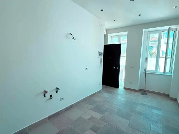 Appartamento trilocale in vendita in Via Vincenzo Longo, Castellana Grotte
