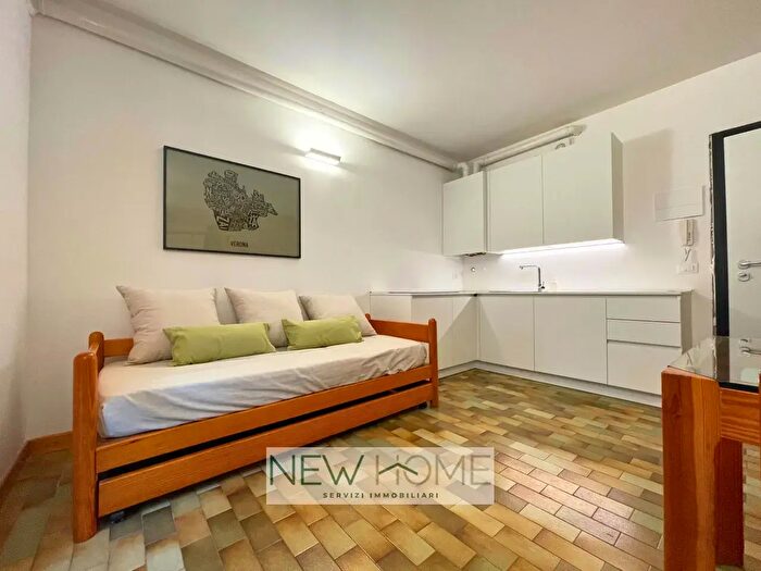 Appartamento monolocale in affitto in Via delle Menegone, Verona