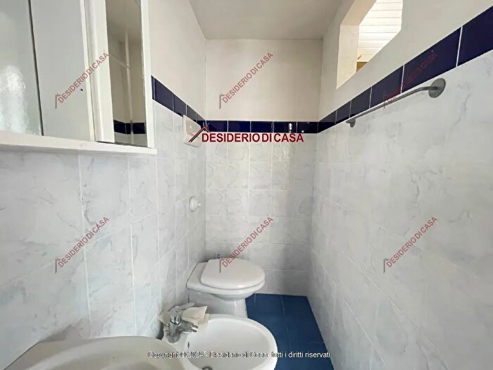 Appartamento trilocale in vendita in Campofelice Di Roccella