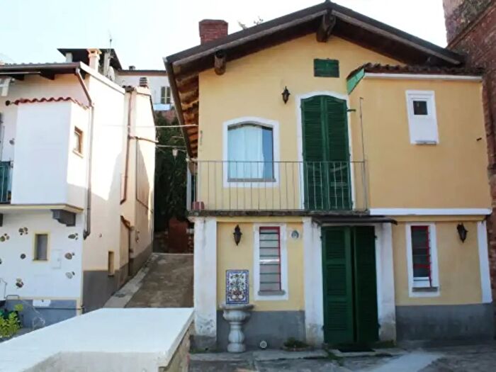 Casa trilocale in vendita in Via Giuseppe Garibaldi, Vignale Monferrato