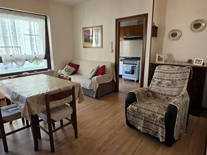 Appartamento con 5 locali in vendita in Carrara
