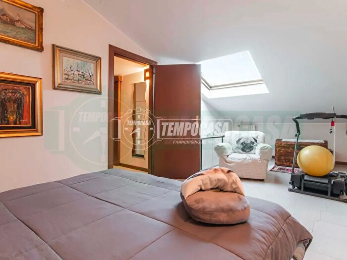 Appartamento trilocale in vendita in Lainate