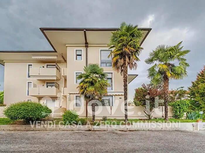 Appartamento quadrilocale in vendita in Via Custoza, Conegliano