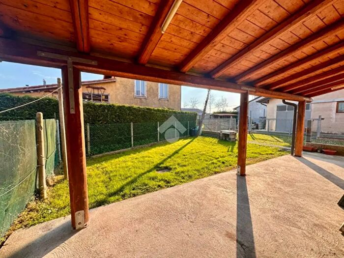 Casa con 6 locali in vendita in Via Don Luigi Orione, Mirano