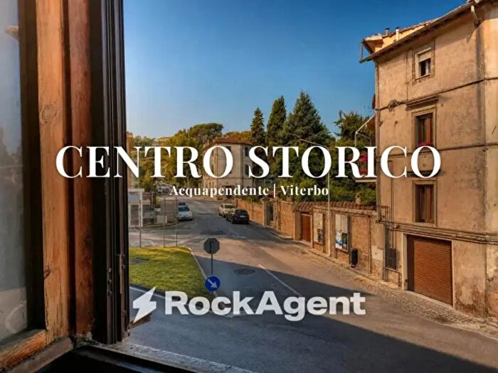 Appartamento trilocale in vendita in Via Cavour, Acquapendente