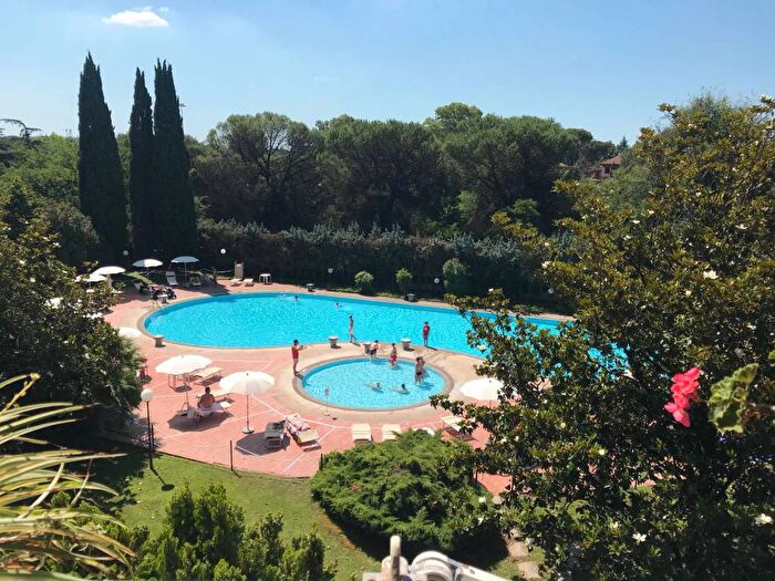 Appartamento con 6 locali in affitto in Via Fulvio Tomassucci, Mostacciano, Roma
