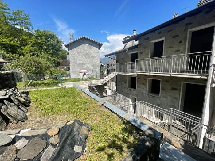 Appartamento trilocale in vendita in Piantedo