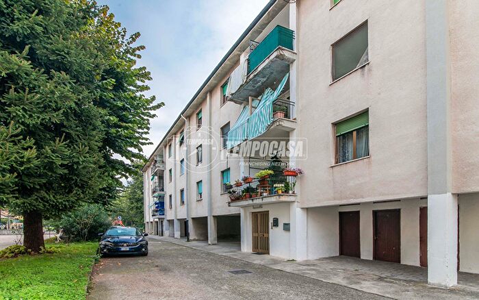 Appartamento quadrilocale in vendita in Via Torino, Limbiate