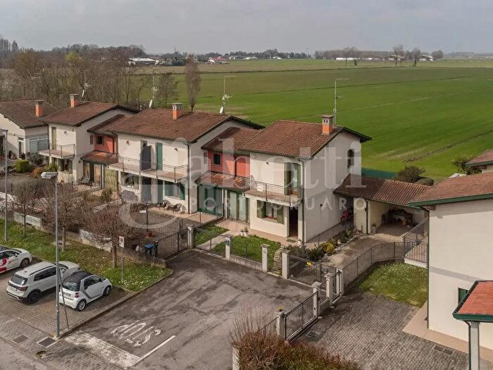 Casa quadrilocale in vendita in Via Roncade, Portogruaro