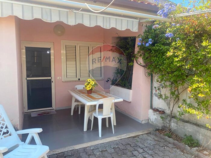 Casa trilocale in vendita in Via La Bruca, Scalea