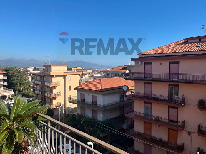 Appartamento con 5 locali in vendita in Via Trieste, Giarre