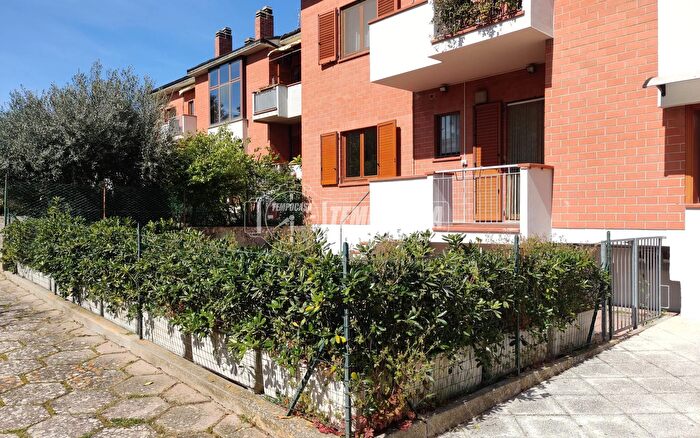 Appartamento con 5 locali in vendita in Via Tre Colli, Recanati