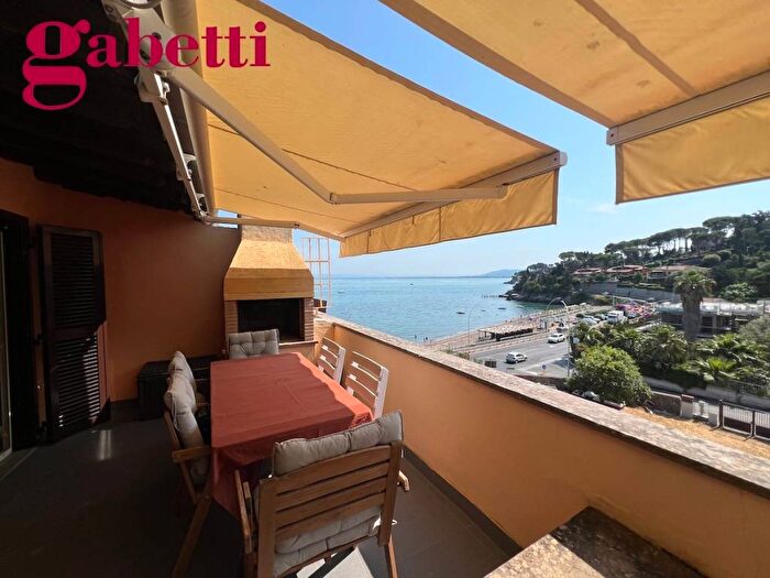 Appartamento trilocale in affitto in Via Santissima Trinità, Porto Santo Stefano, Monte Argentario