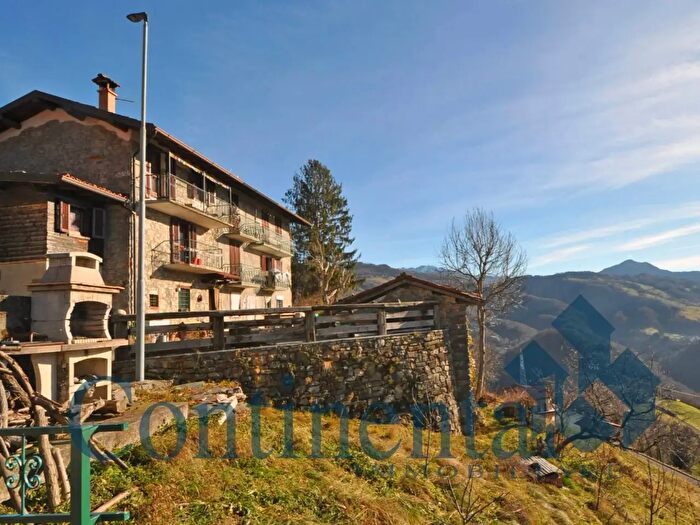 Casa trilocale in vendita in Via Garzani di Sotto, Camerata Cornello