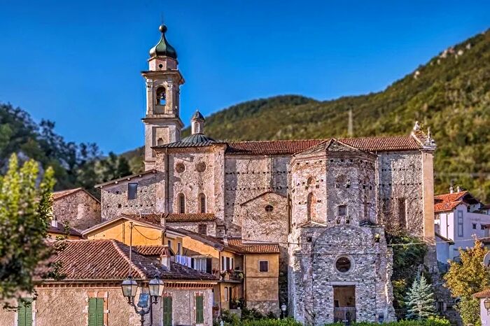 Appartamento trilocale in affitto in Garessio