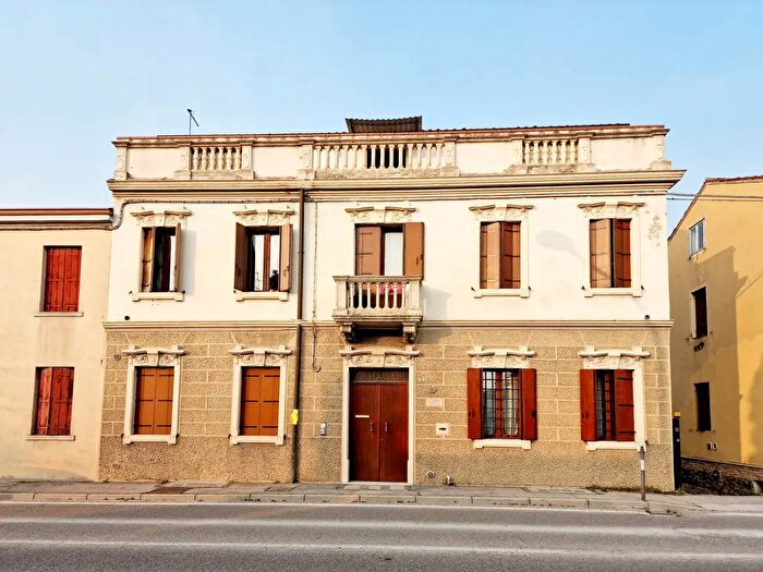 Appartamento bilocale in vendita in Via Canevedo, Este