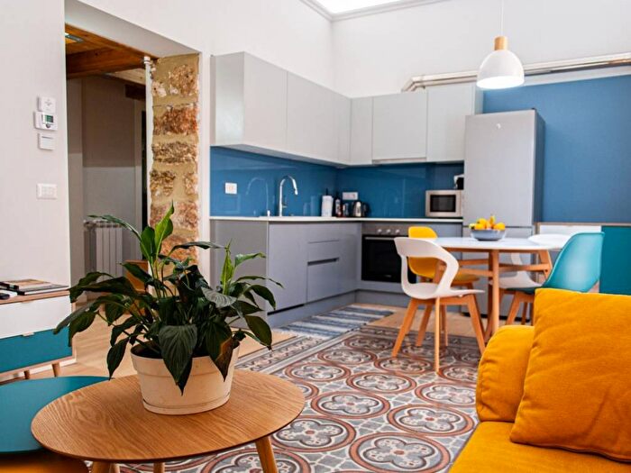 Appartamento bilocale in affitto in Via Trabia, Castellammare, Palermo