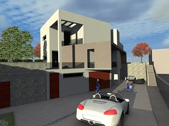 Casa con 8 locali in vendita in Acireale