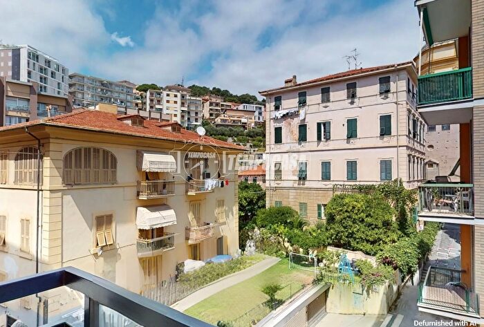 Appartamento trilocale in vendita in Via Torino, Finale Ligure