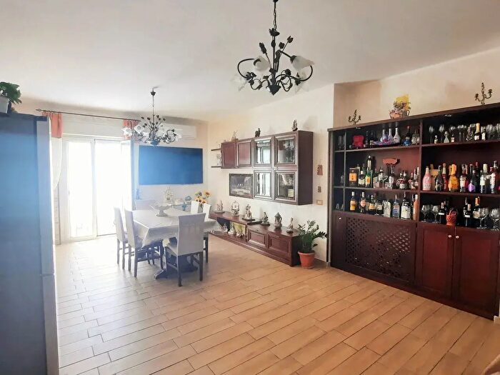 Appartamento quadrilocale in vendita in Via Mammana, Palermo