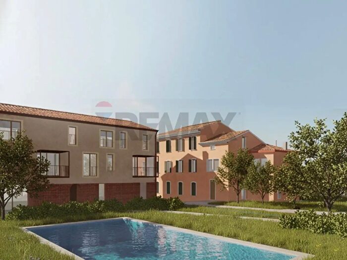 Appartamento trilocale in vendita in Via Fiera, Castelnuovo Del Garda