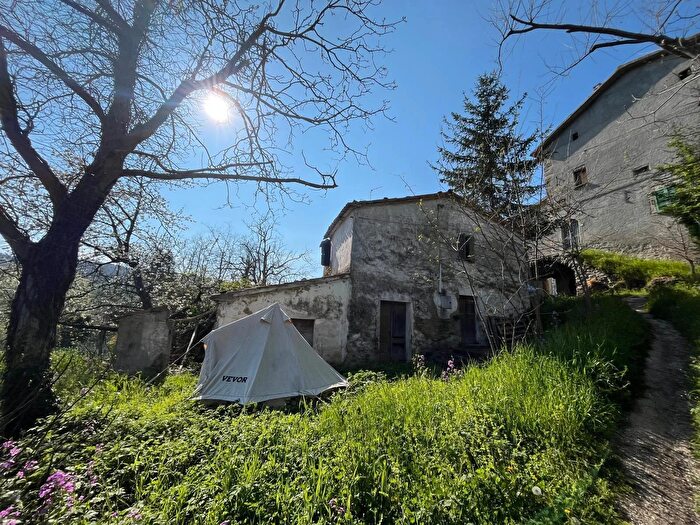 Casa con 5 locali in vendita in Via Sarsinate, Talamello