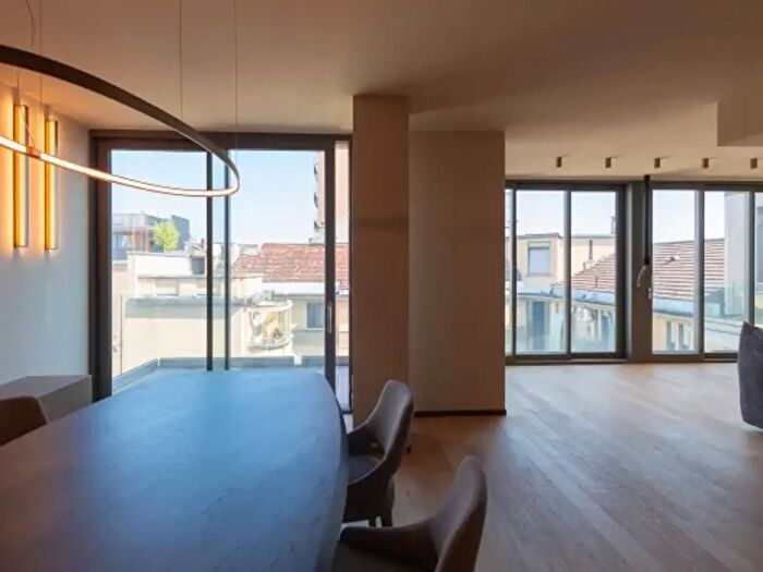 Appartamento trilocale in vendita in Via Mauro Macchi, Milano