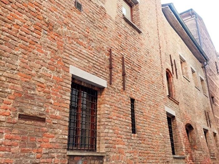 Appartamento bilocale in affitto in Via Sant'Agostino, Centro Storico, Pavia