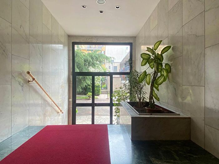 Appartamento trilocale in vendita in Via Zanella, Milano