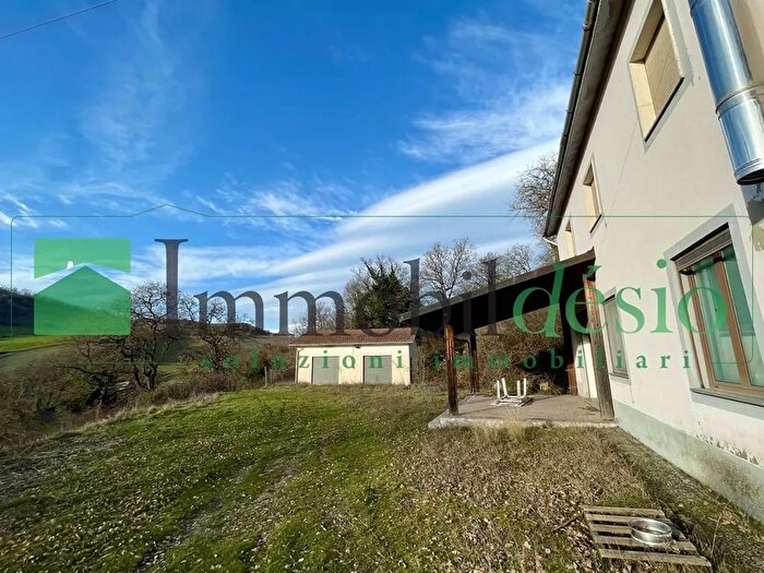 Casa con 10 locali in vendita in Picerno