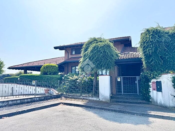 Casa con 5 locali in vendita in Via Alessandrini, Noviglio