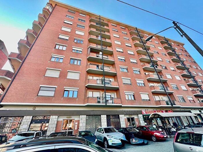 Appartamento quadrilocale in affitto in Piazza Basilicata, Santa Rita, Torino