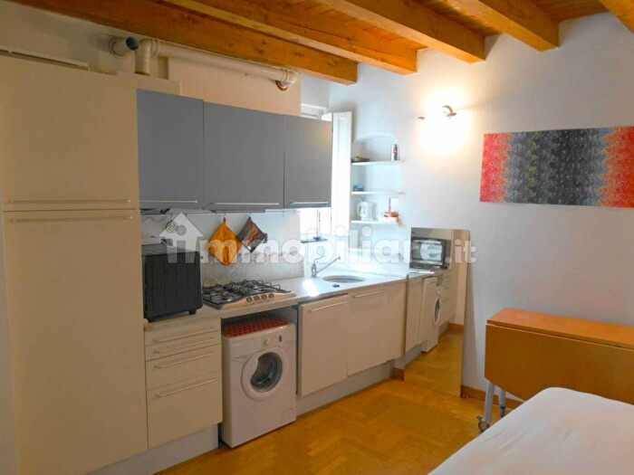 Appartamento monolocale in affitto in Via Edmondo De Amicis, Ticinese, Milano