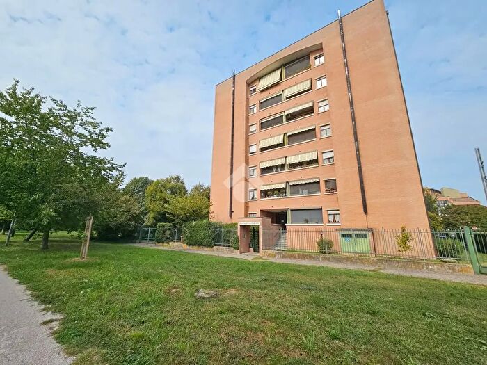 Appartamento trilocale in vendita in Via di Vittorio, Settimo Milanese